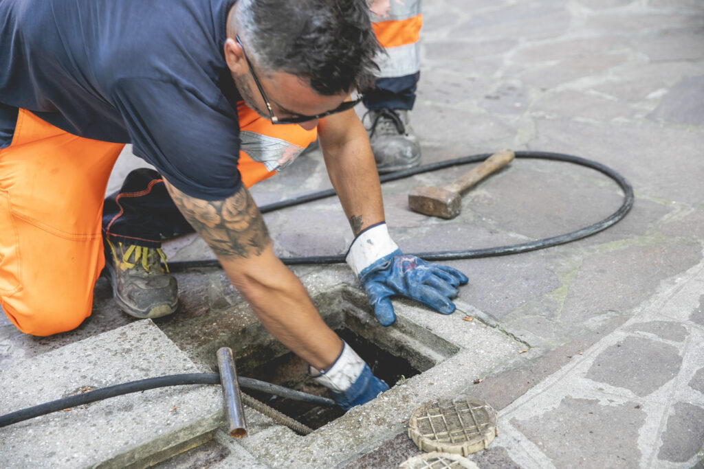 Stasatura/lavaggio linee fognarie e colonne di scarico